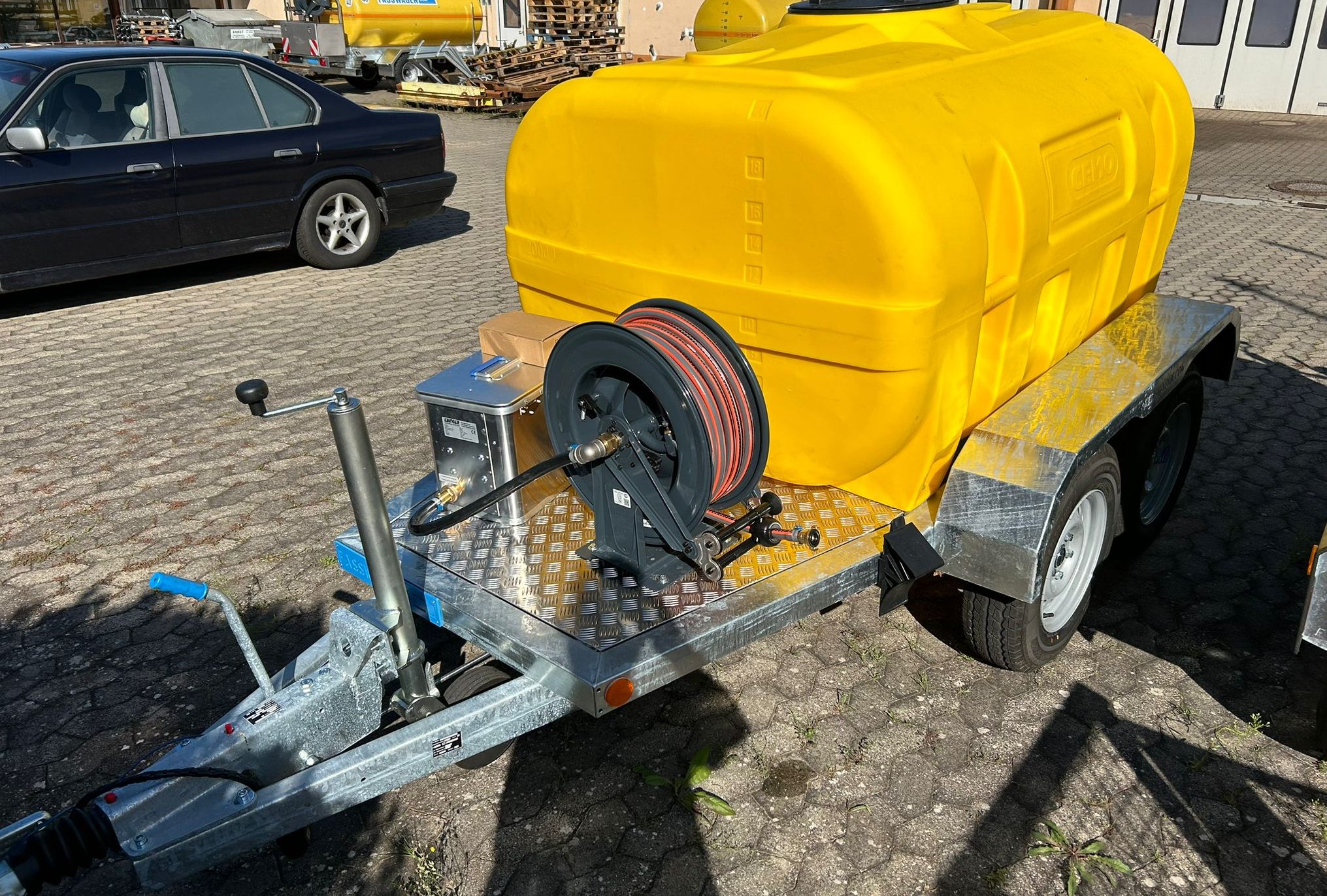 Wasserfass Anhänger mit 2000 Liter-Tank - Produktbild 4